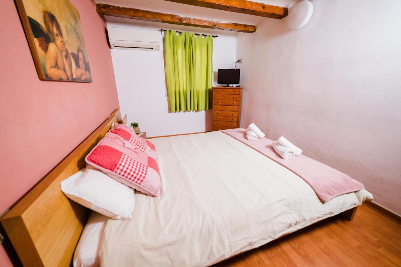 Rustic Poble Sec Apartment บาร์เซโลนา ภายนอก รูปภาพ